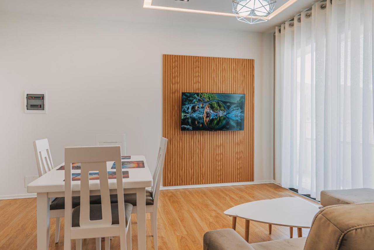 Jd Luxury Apartments Vlore Luaran gambar