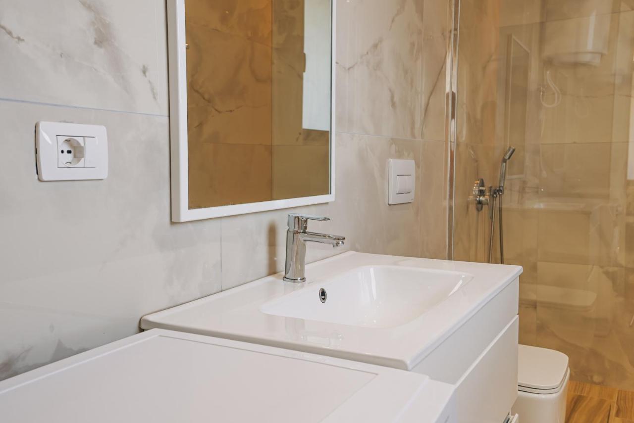 Jd Luxury Apartments Vlore Luaran gambar