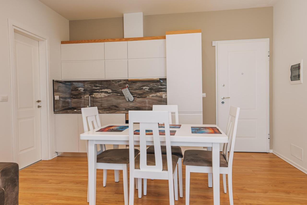 Jd Luxury Apartments Vlore Luaran gambar