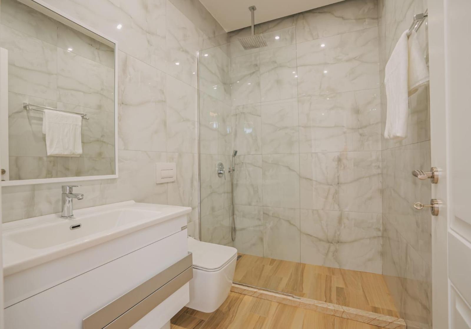 Jd Luxury Apartments Vlore Luaran gambar
